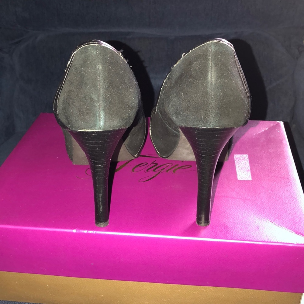 Fergie Black Platform Pumps in size 7 - Picture 2 of 8
